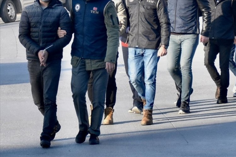 İstanbul'da &ccedil;ete soruşturmasında yakalanan 12 ş&uuml;phelinin 8'i tutuklandı