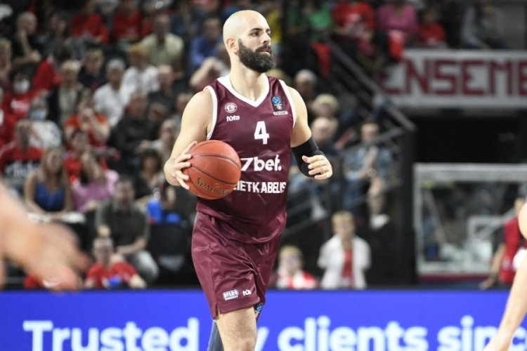TOFAŞ Zeljko Sakic'i renklerine kattı
