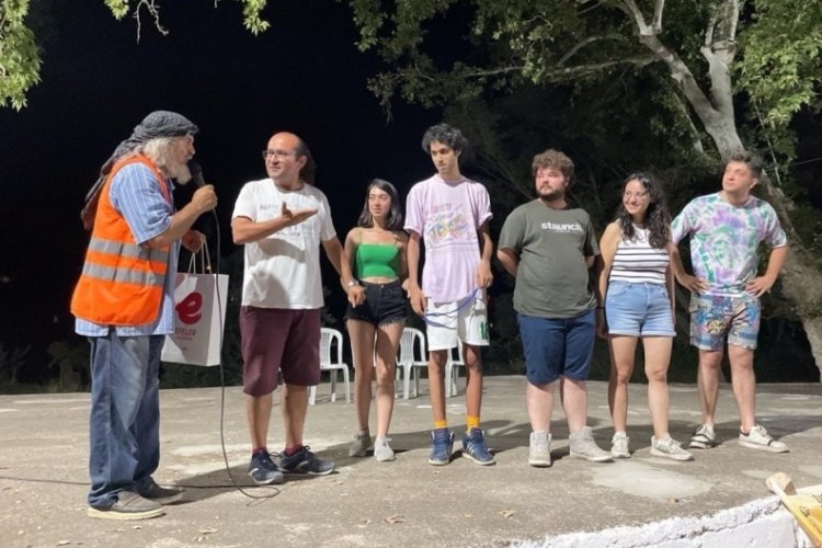Aydın Efeler Belediyesi Şehir Tiyatrosu uluslararası şenliğe renk kattı