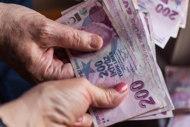En d&uuml;ş&uuml;k emekli maaşına ilave zam gelir mi?