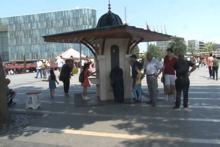 Bursa'da havalar ısındı, su parkları doldu taştı