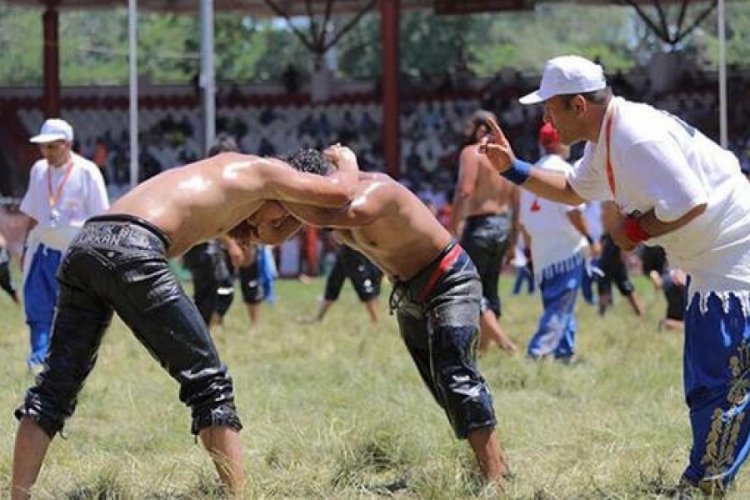 Macaristan'da milli g&uuml;reş&ccedil;iler, mindere &ccedil;ıkacak