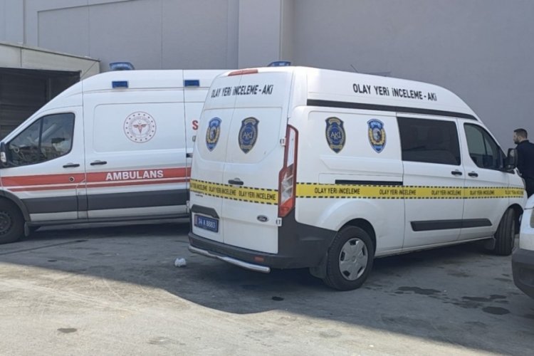 İstanbul'da AVM'de akılalmaz olay! &Ccedil;amaşır ipiyle asılı bulundu