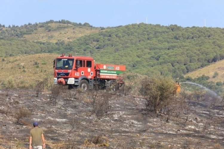 İzmir G&uuml;zelbah&ccedil;e'de makilik alanda yangın