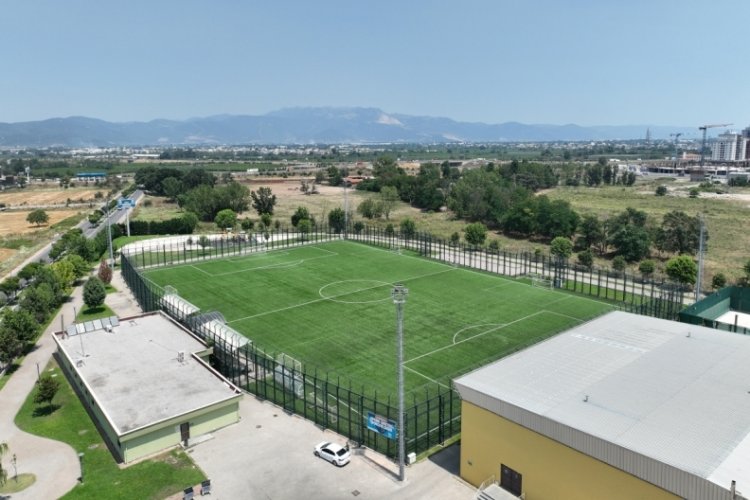 Bursa'da Ak&ccedil;alar'a futbol sahası kazandırılıyor