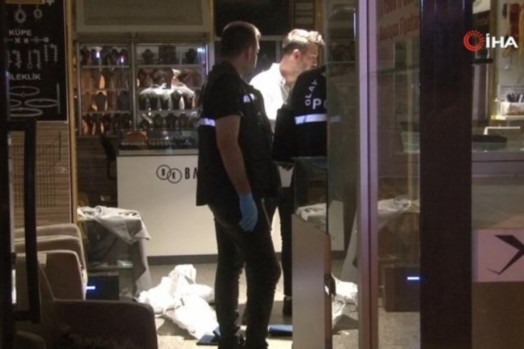 L&uuml;ks ciple geldiler, altınları &ccedil;alıp gittiler
