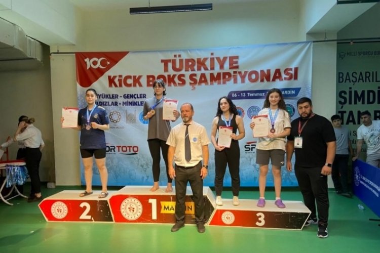 T&uuml;rkiye Kick Boks Şampiyonasına Sivas damga vurdu