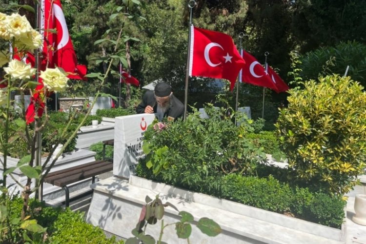 15 Temmuz'da Bursa Valiliğinden şehitlik ziyareti