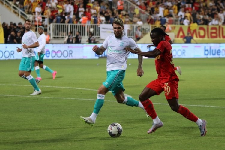 G&ouml;ztepe Southampton'la 1-1 berabere kaldı