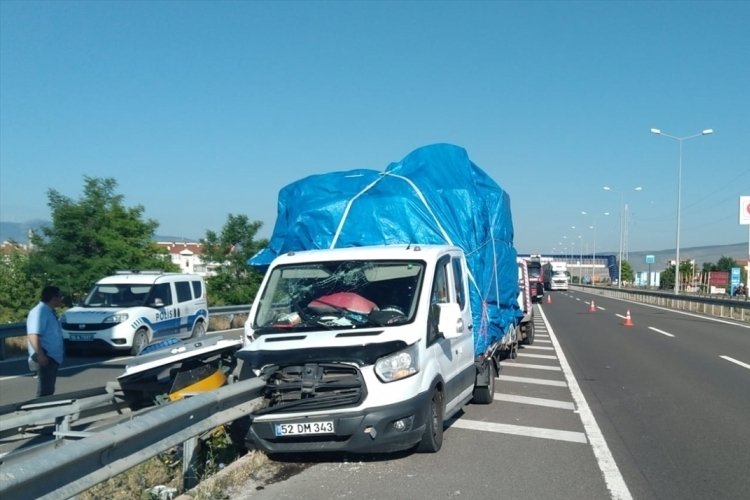 &Ccedil;ankırı'da kaza: 3 yaralı