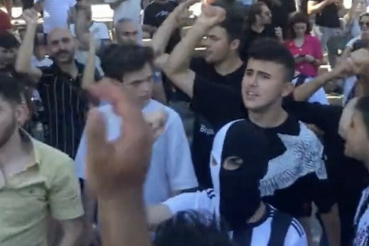 Beşiktaş taraftarı, y&ouml;netimi istifaya davet etti