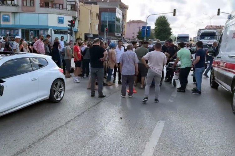 Sakarya'da otomobil ile motosiklet çarpıştı: 1 ölü