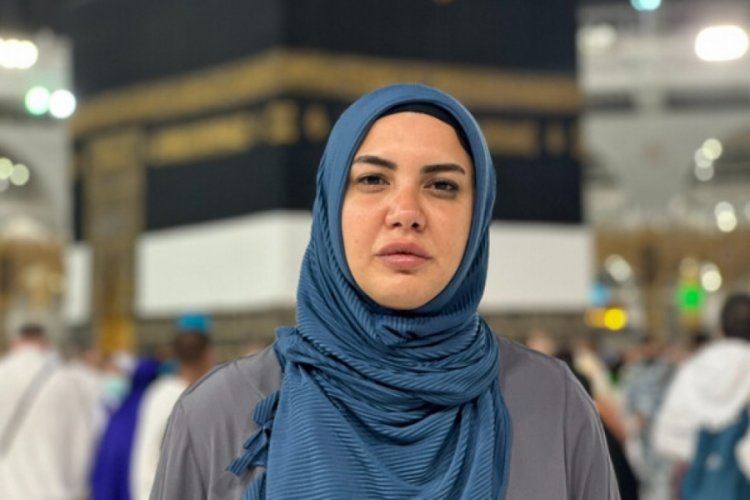 Fulya &Ouml;zt&uuml;rk umreye gitti: Rabbim bana da nasip etti