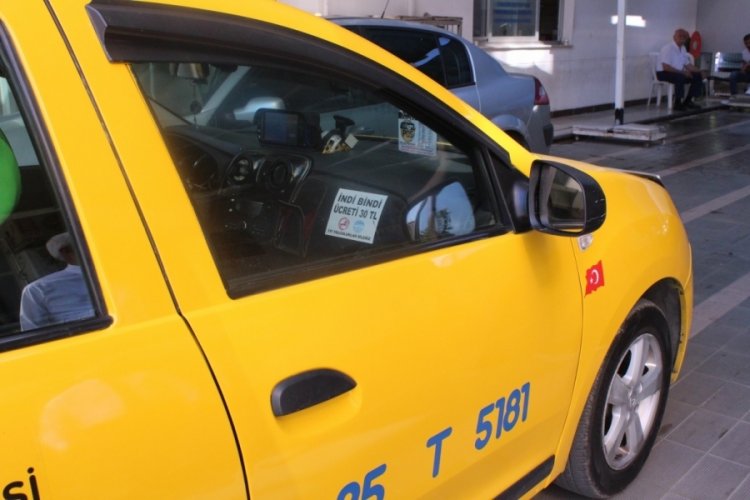 İzmir'de taksi-minib&uuml;s &uuml;cretlerinde zam yok!