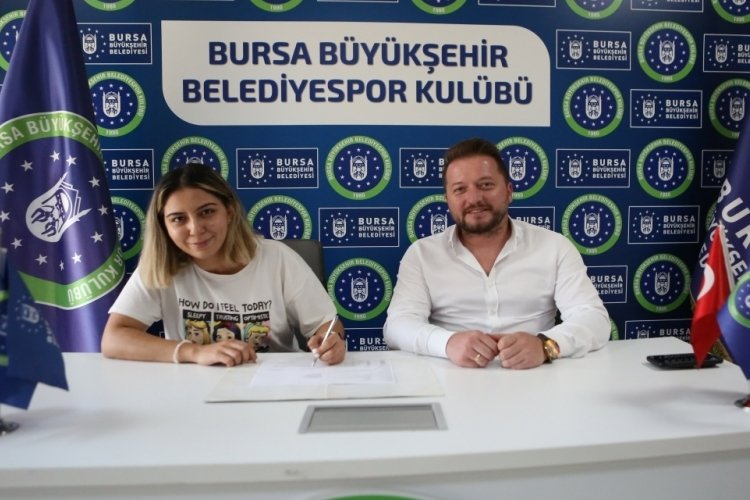 S&uuml;meyye &Ccedil;olak Bursa B&uuml;y&uuml;kşehir Belediyespor'da