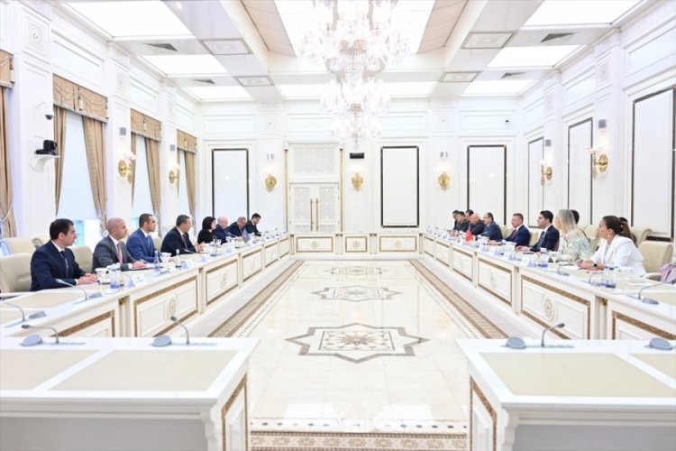 Fuat Oktay, Azerbaycan Milli Meclisi Başkanı Gafarova ile g&ouml;r&uuml;şt&uuml;