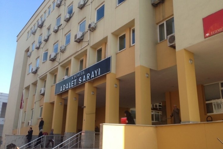 Kocaeli'de d&uuml;ğ&uuml;n evi basan baba ve oğulları adliyede