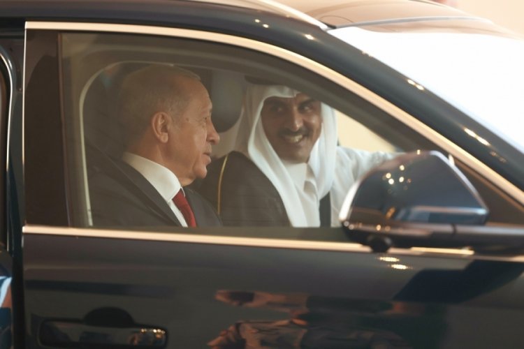 Erdoğan, Katar Emiri Al Thani'ye TOGG hediye etti
