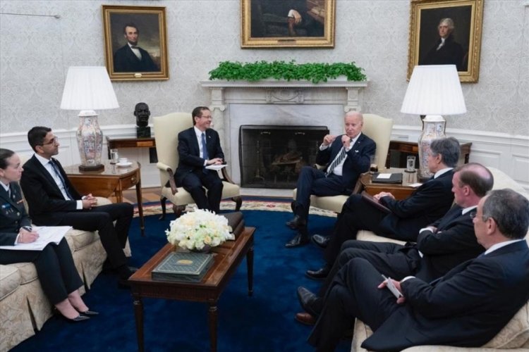Biden ile İsrail Cumhurbaşkanı Herzog, Beyaz Saray'da bir araya geldi