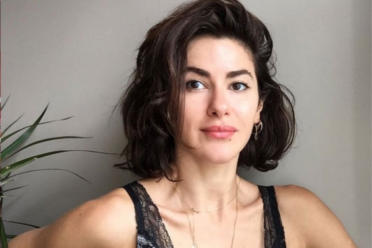 Nesrin Cevadzade denizin keyfini &ccedil;ıkardı