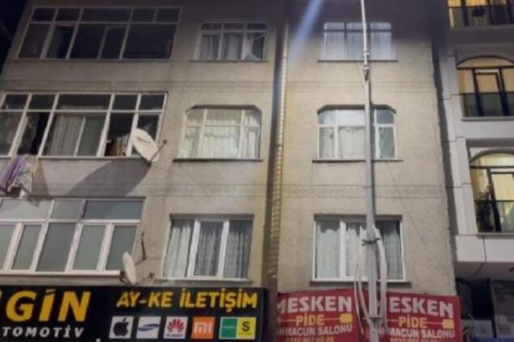 14 yaşındaki &ccedil;ocuk evdeki kavgadan korkup camdan atladı