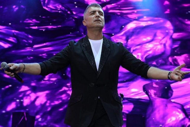 &Ouml;zcan Deniz Kuru&ccedil;eşme'de konser verdi