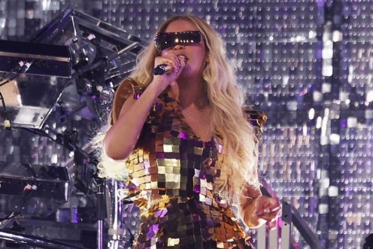 Beyonce d&uuml;nya turnesinde T&uuml;rk tasarımcı tercihinde bulundu