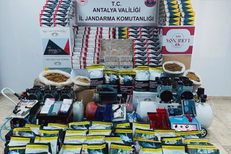 Antalya'da ka&ccedil;ak sigara operasyonu! 2 kişi yakalandı