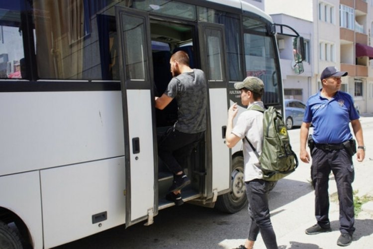 Edirne'de 99 d&uuml;zensiz g&ouml;&ccedil;men yakalandı
