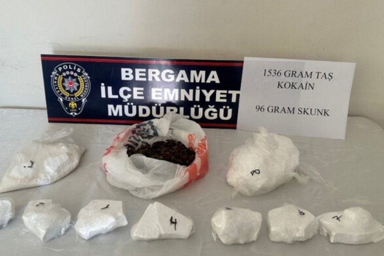 İzmir'de bilgisayar kasasından esrar &ccedil;ıktı!