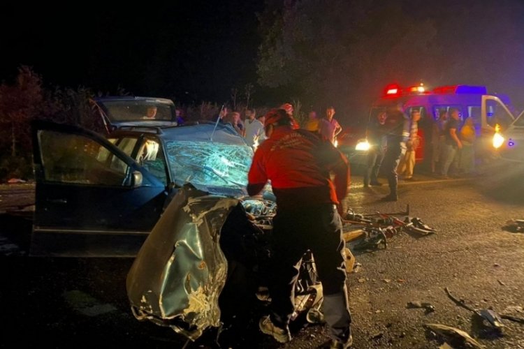 Balıkesir G&ouml;nen-Manyas karayolunda feci kaza: 1 &ouml;l&uuml;, 1 yaralı