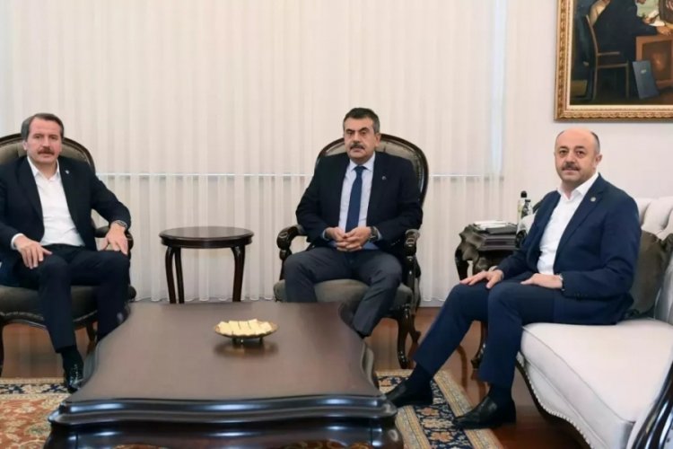 Eğitim Bir-Sen sorunlara acil &ccedil;&ouml;z&uuml;m bekliyor
