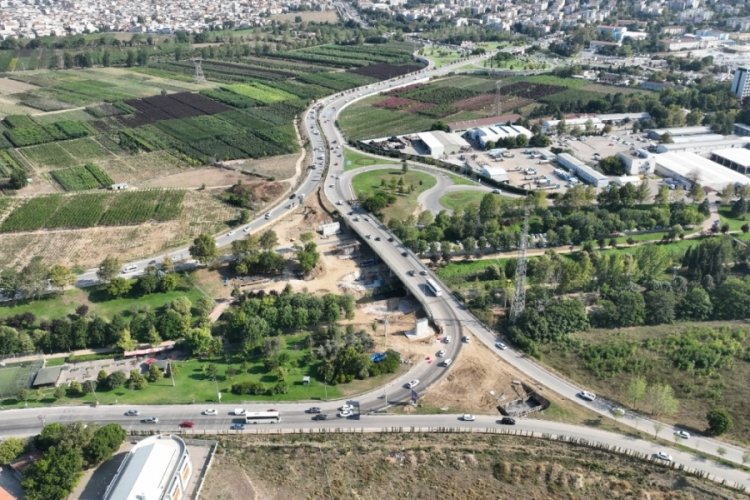 Bursa'da yeni k&ouml;pr&uuml; ve kavşaklarla trafik nefes alıyor