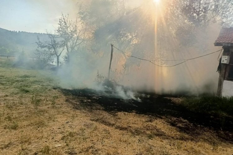 &Ccedil;ankırı'da alevlere teslim olan odunluk k&uuml;le d&ouml;nd&uuml;