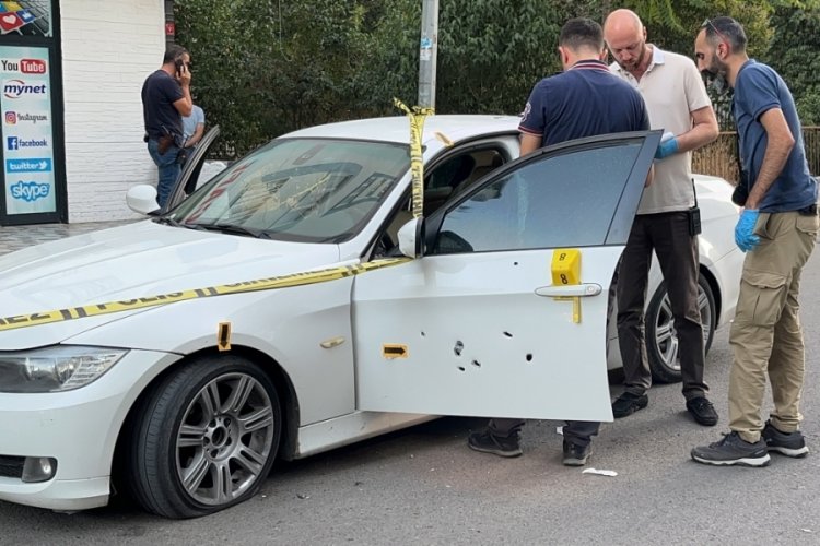Diyarbakır'da kardeşinin kiraladığı ara&ccedil;ta kurşun yağmuruna tutuldu