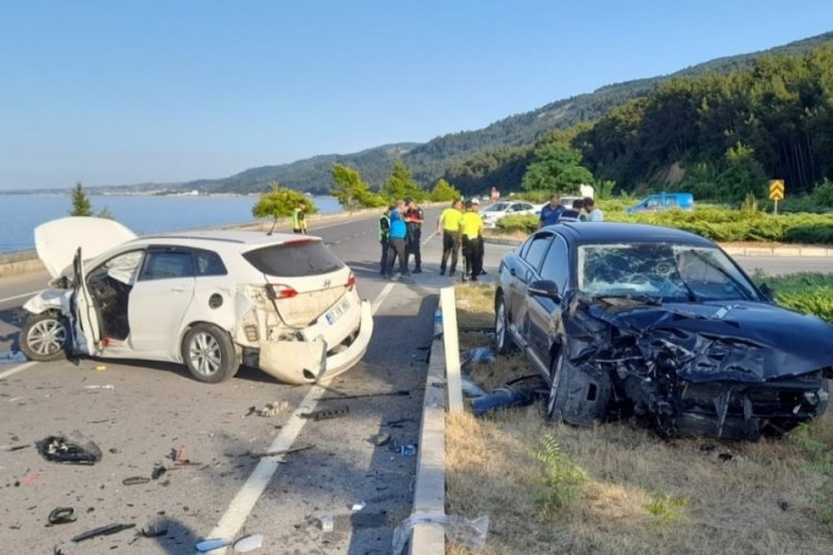 Samsun'da iki otomobilin &ccedil;arpıştığı kazada 5 kişi yaralandı
