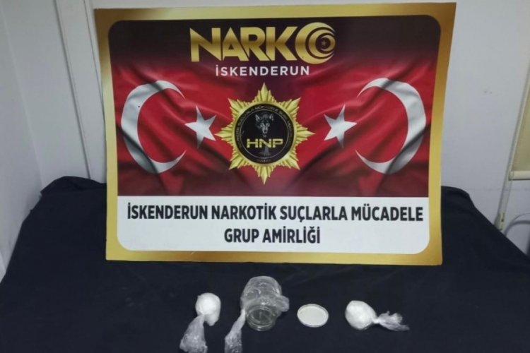 Hatay'da ş&uuml;pheli şahsın &uuml;zerinden 480 gram metanfetamin &ccedil;ıktı
