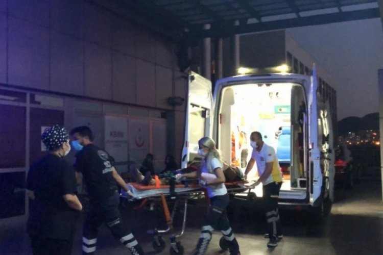 Zonguldak Ereğli'de iki otomobil &ccedil;arpıştı: 7 yaralı