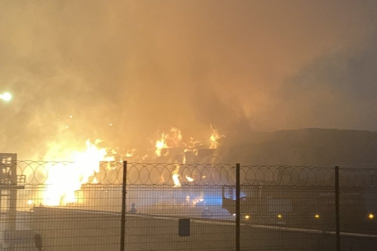 Tekirdağ'da karton fabrikasında yangın