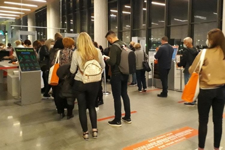 T&Uuml;İK: Seyahate &ccedil;ıkanın tercihi arkadaş veya akraba evi