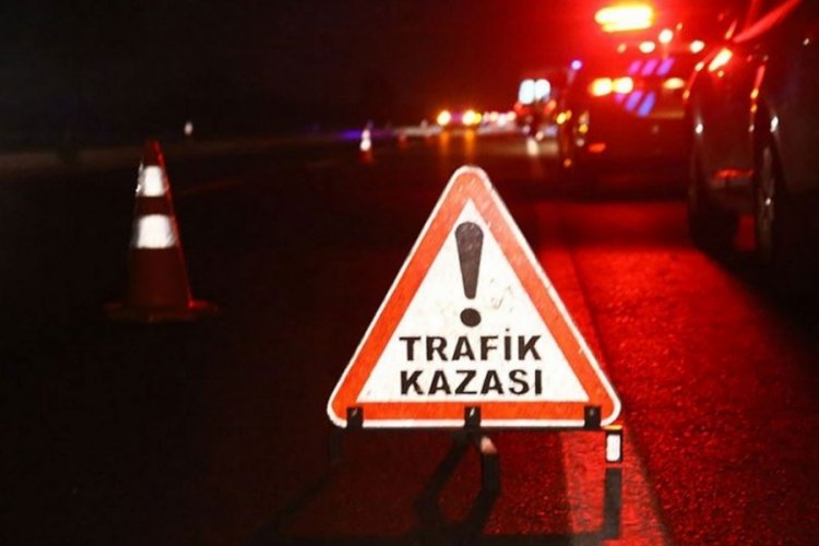 Ankara-İstanbul otobanında kaza: 3 &ouml;l&uuml; 1 yaralı
