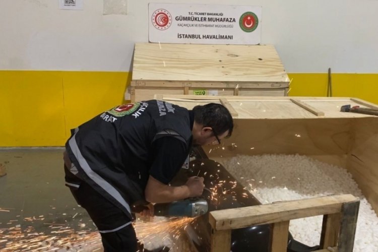 İstanbul Havalimanı'nda 427 kilogram uyuşturucu ele ge&ccedil;irildi