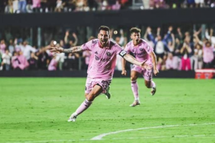Messi, son dakikada galibiyeti getirdi