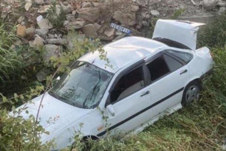 Ehliyetsiz s&uuml;r&uuml;c&uuml; kaza yaptı, ara&ccedil; sahibine de para cezası kesildi