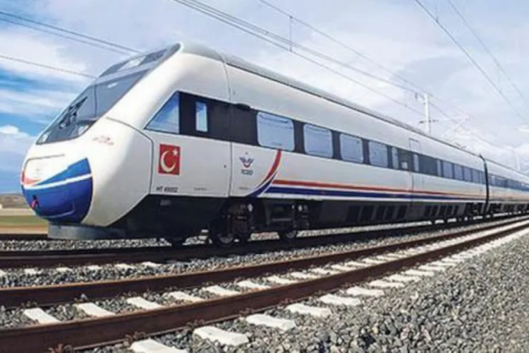 TCDD  demir yolu ağının geliştirilmesi i&ccedil;in kuzey-g&uuml;ney ve doğu-batı y&ouml;nl&uuml; bir dizi proje y&uuml;r&uuml;t&uuml;yor