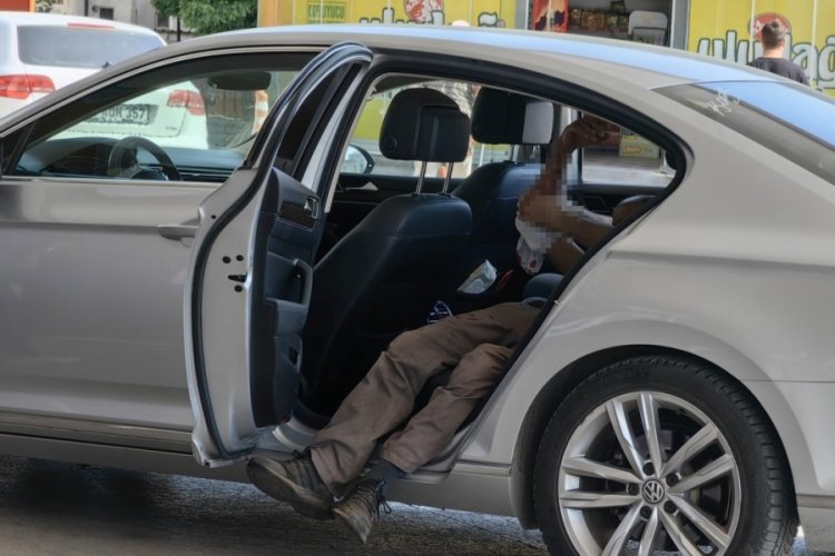 Bursa'da odun keserken ağa&ccedil; par&ccedil;ası koluna saplandı!