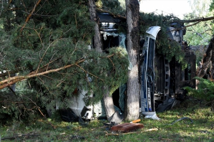 Erzurum'da hafriyat kamyonu devrildi
