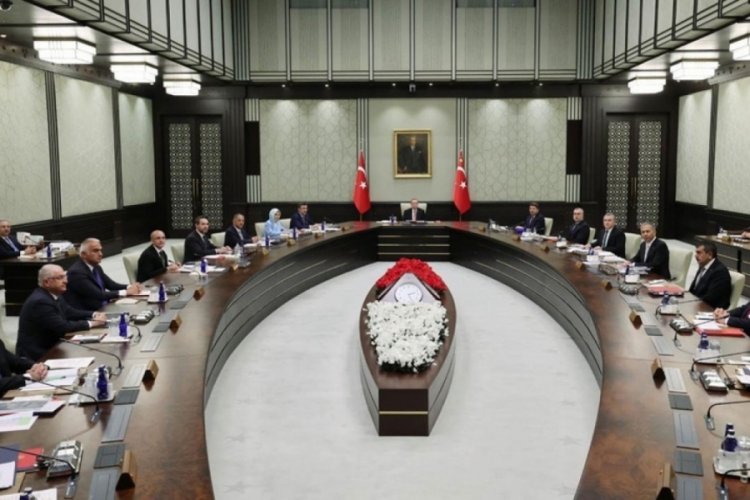 Kabine toplanıyor!