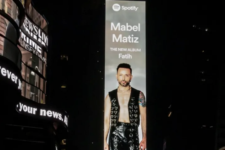 Tarihte bir ilk! Mabel Times meydanında