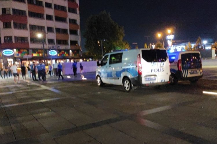 Kocaeli'nde kovaladığı genci kentin g&ouml;beğinde bı&ccedil;akladı